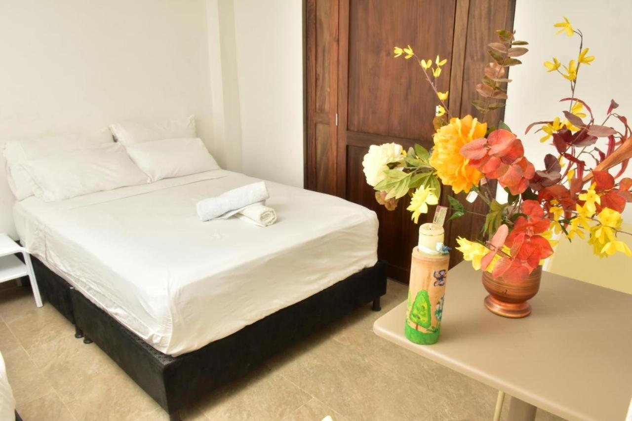 Hotel La Casa Del Astrologo Villavieja Esterno foto